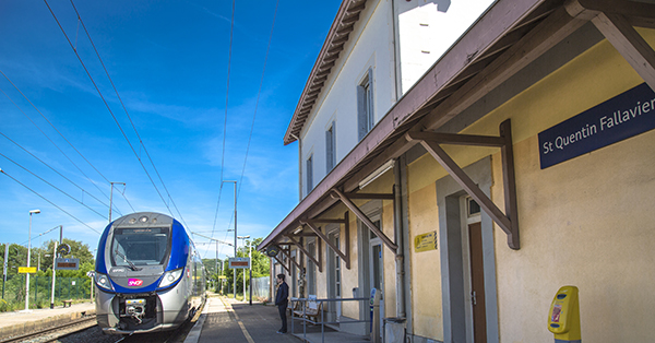 photo des quais de la gare SNCF de Saint-Quentin-Fallavier
